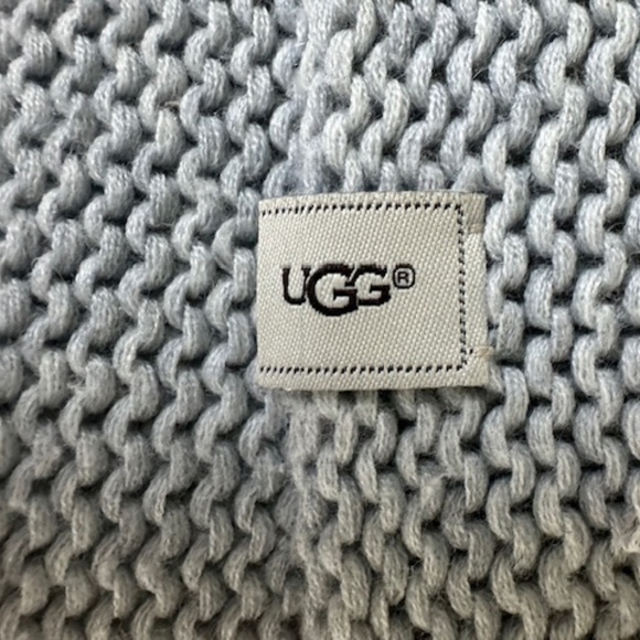 UGG Australia Kids Unisex Knit Scarf with Pompons in Grey, Size 2-4 years - Picture 2 of 4